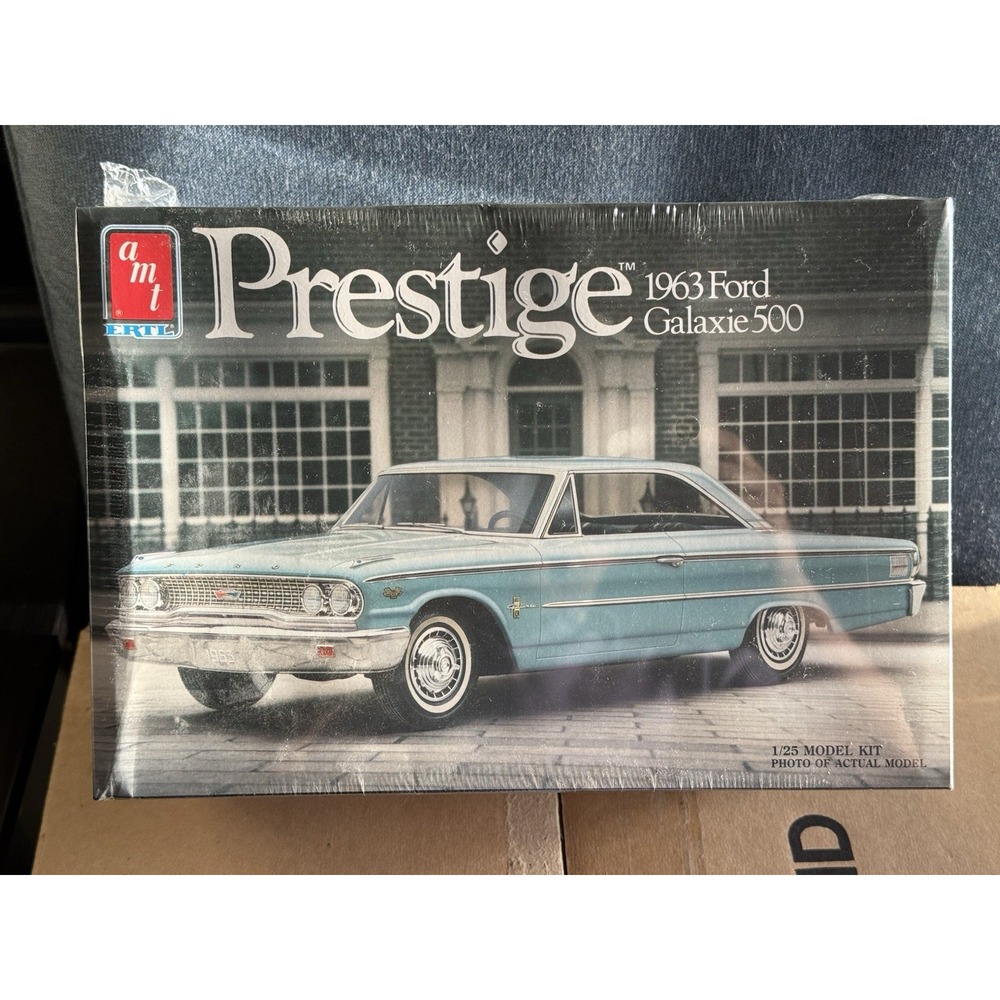 ERTL AMT PRESTIGE‎ 1963 FORD GALAXY 500 1/25 MODEL KIT SEALED